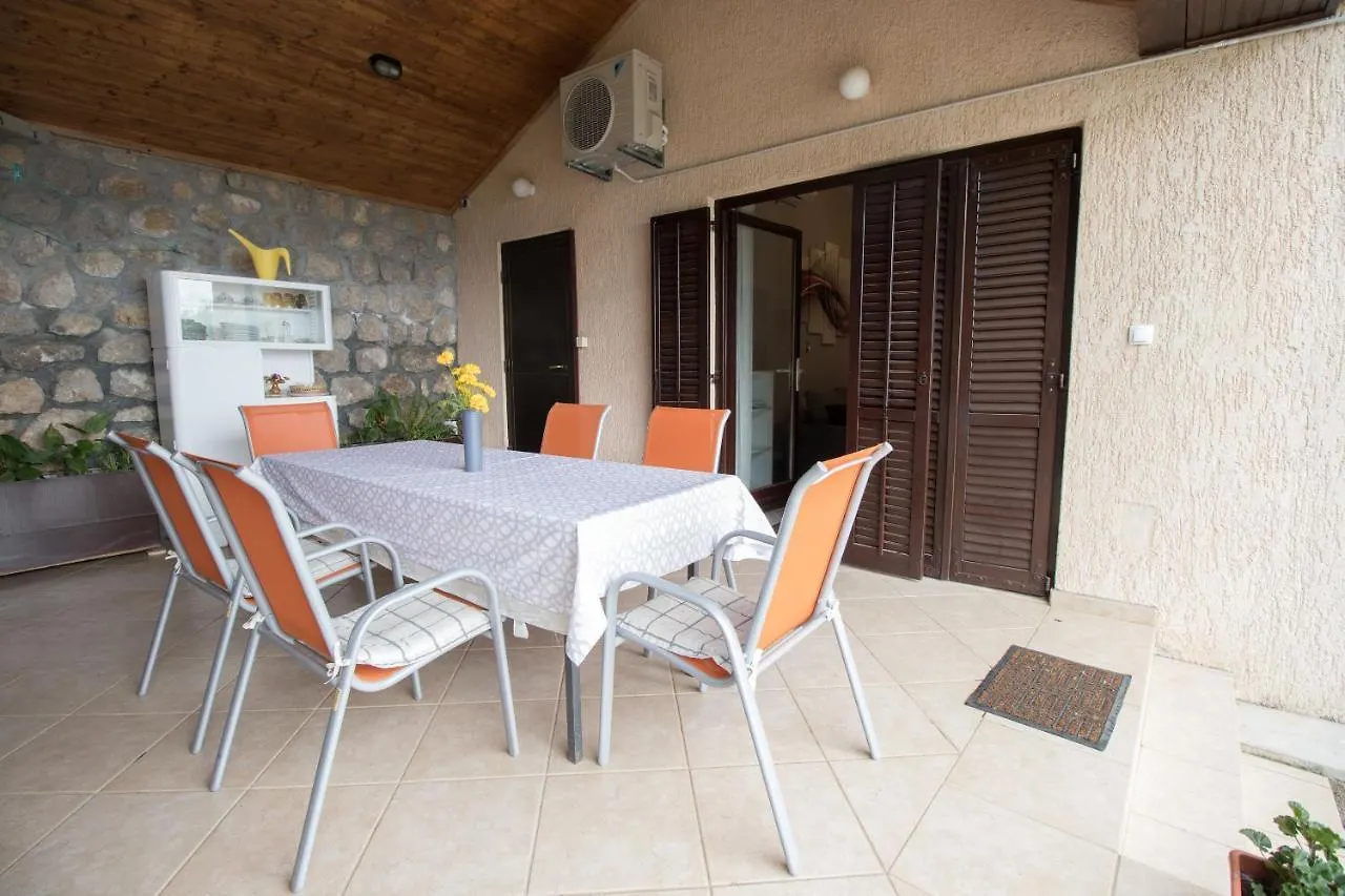 Apartments Serdo Lovran 0*,