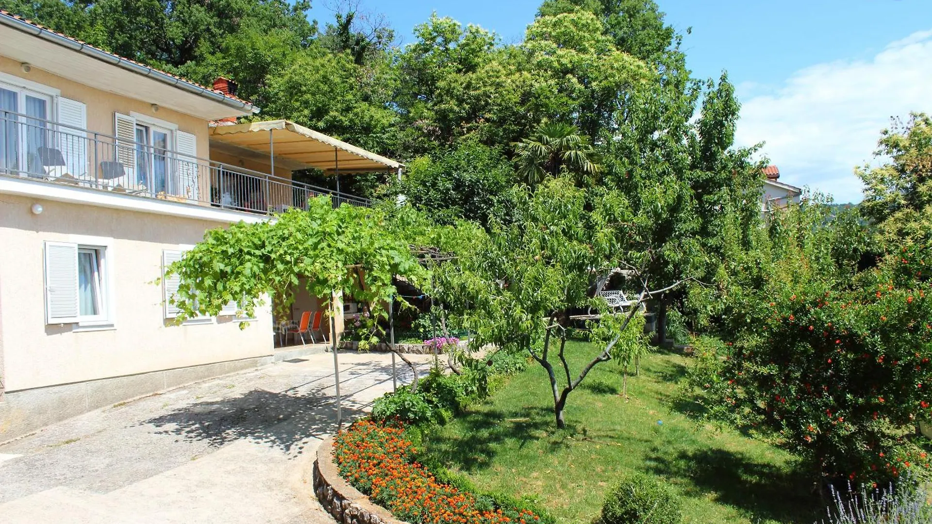 Apartments Serdo Lovran