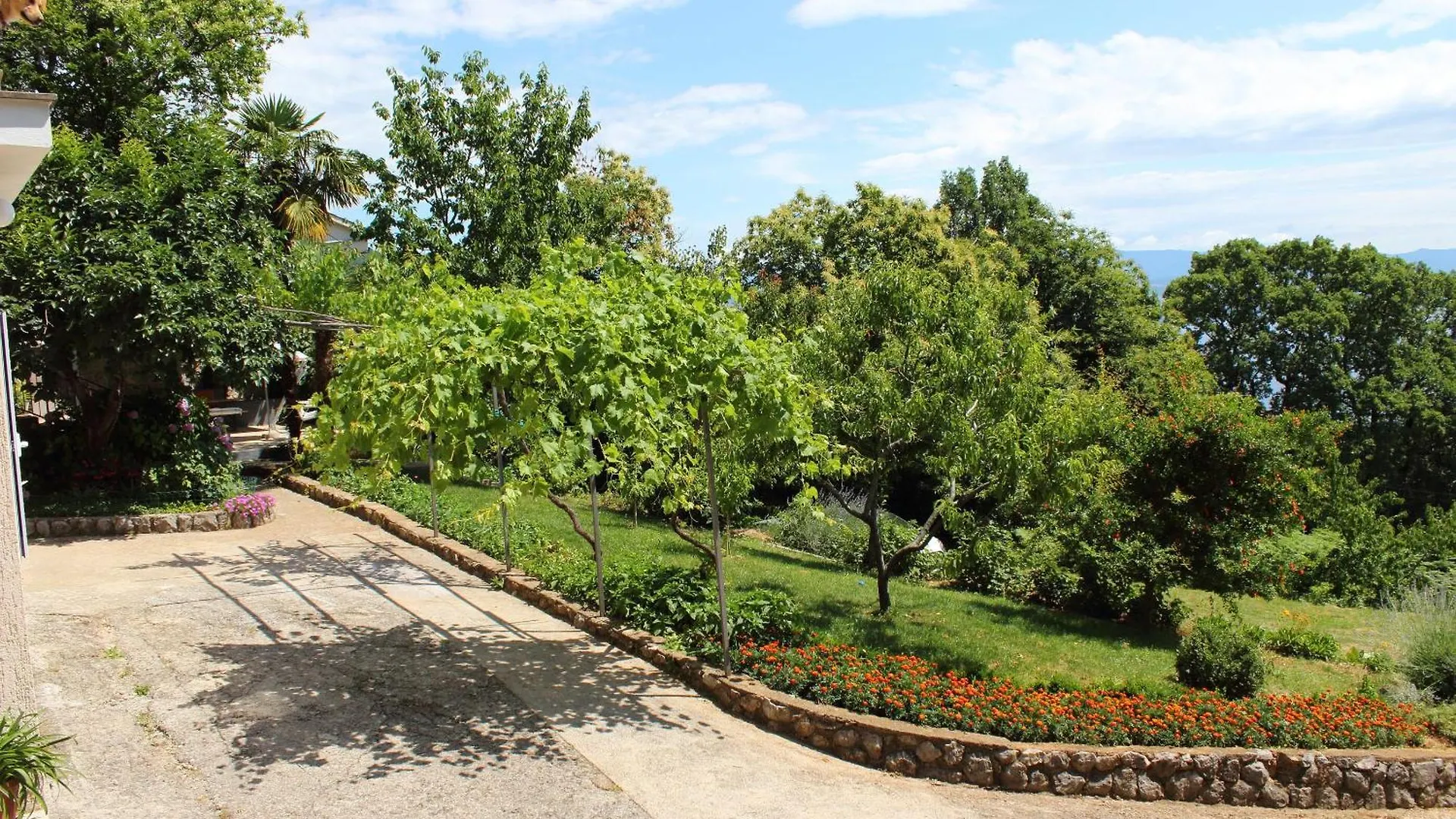 Apartments Serdo Lovran